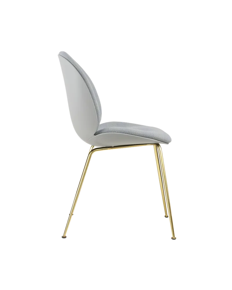 Beetle Dining Chair, Front Upholstered van GUBI in Kvadrat Sahco, Acca Stripe 0731, Brass Semi Matt, Lunar Gray – productfoto 3 van 5