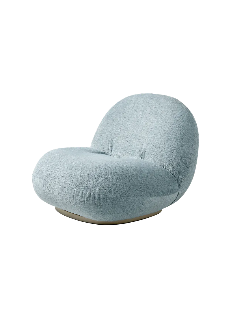 Pacha Lounge Chair van GUBI in Mumble, Glamour Group (10, Standard), Swivel, Pearl Gold – productfoto