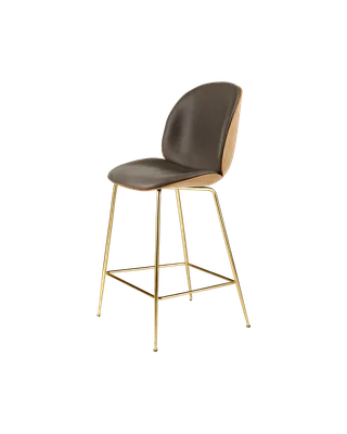 Beetle Counter Chair, 3D Veneer & Front Upholstered van GUBI in Oak Semi Matt Lacquered, Brass Semi Matt, Soft Leather, GUBI (Gray, Standard) – productfoto 2 van 2