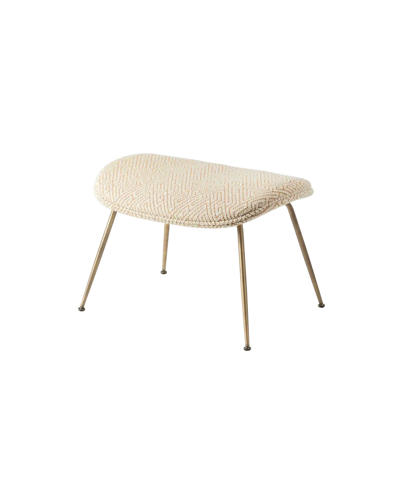 Beetle Ottoman van GUBI in Dora Boucle, Enzo Degli Angiuoni (0002, Standard), Antique Brass – productfoto 3 van 3
