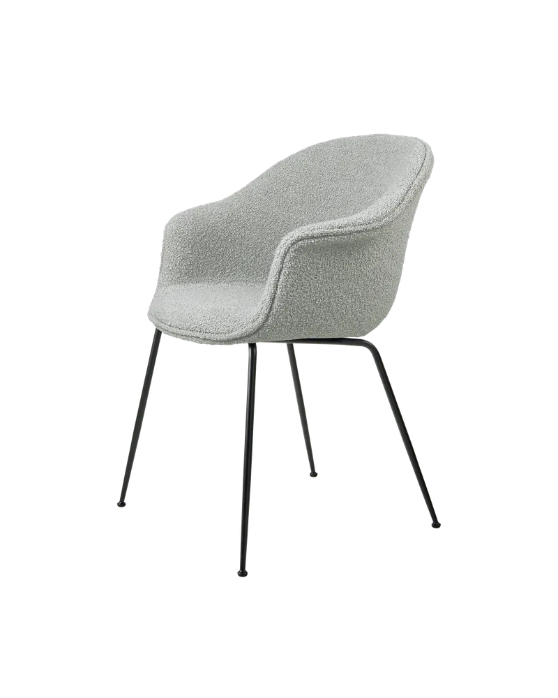 Bat Dining Chair, Fully Upholstered von GUBI in Karakorum, Dedar (004, Standard), Conic base, Matt Black – Produktfoto 4 von 4