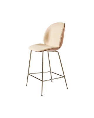 Beetle Counter Chair, 3D Veneer & Front Upholstered van GUBI in American Walnut Semi Matt Lacquered, Antique Brass, Flair Special FR, Dedar (134, Standard) – productfoto 2 van 2
