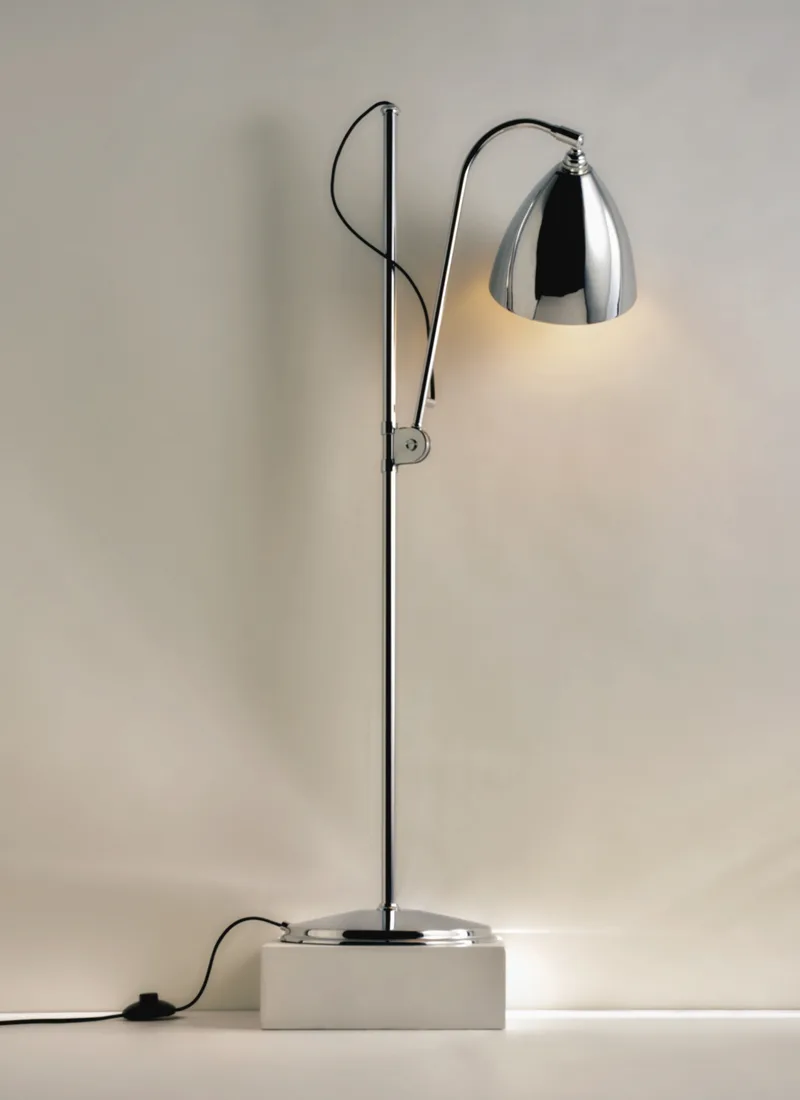 Bestlite BL3 Floor Lamp von GUBI in Chrome, Chrome, Ø21 × 18 cm, EU – Ambientefoto 1 von 5