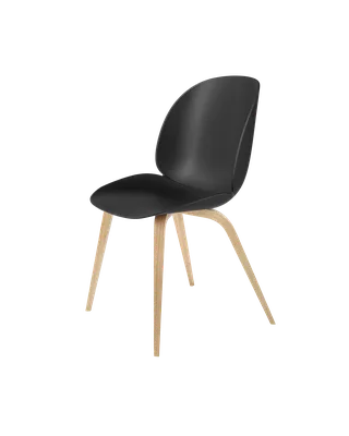Beetle Dining Chair, Un-Upholstered van GUBI in Black, Wood base, Oak Semi Matt Lacquered – productfoto 3 van 3
