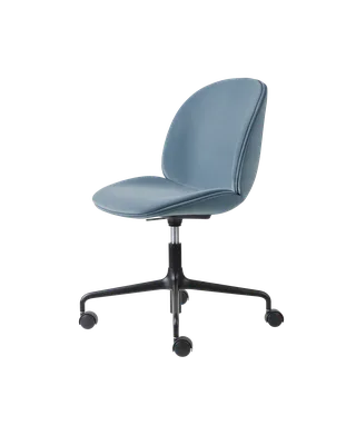 Beetle Meeting Chair, Fully Upholstered van GUBI in Sunday, Dedar (002, Standard), Height adjustable 4-star base w. castors, Matt Black – productfoto 3 van 3