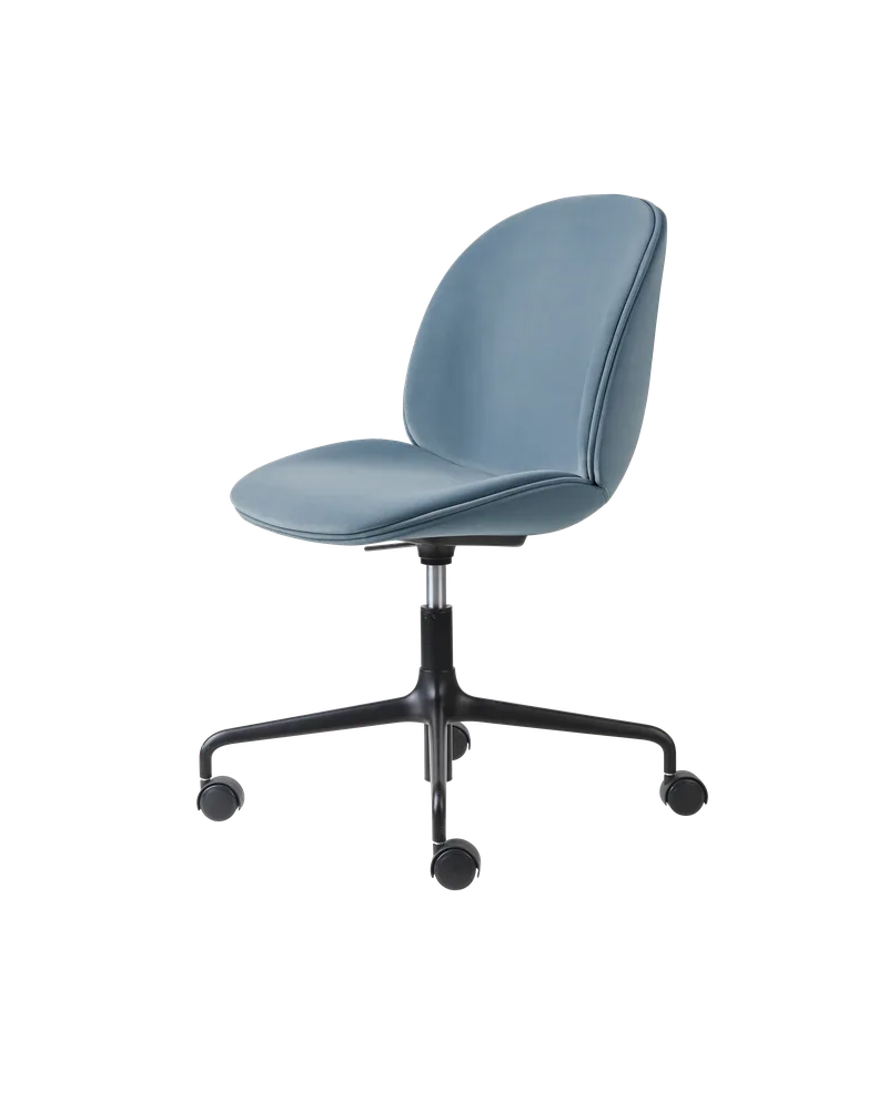 Beetle Meeting Chair, Fully Upholstered van GUBI in Sunday, Dedar (002, Standard), Height adjustable 4-star base w. castors, Matt Black – productfoto 3 van 3