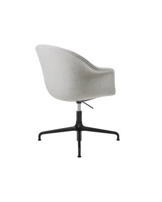 Bat Meeting Chair, Fully Upholstered de GUBI en Remix 3, Kvadrat (123, Standard), Height adjustable 4-star base, Matt Black – photo du produit 2 sur 4