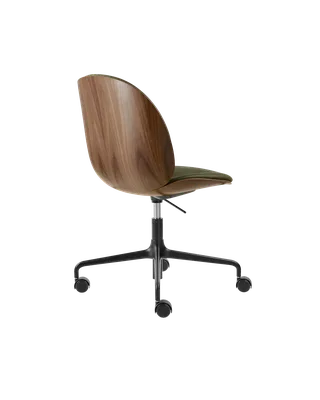 Beetle Meeting Chair, 3D Veneer & Front Upholstered by GUBI in Soft Leather, GUBI (Army, Standard), American Walnut Semi Matt Lacquered, Height adjustable 4-star base w. castors, Matt Black – product photo 2 of 3