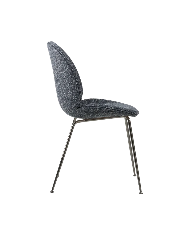 Beetle Dining Chair, Fully Upholstered von GUBI in Around Bouclé, Dedar (023, Standard), Conic base, Black Chrome – Produktfoto 2 von 5