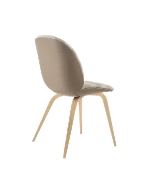 Beetle Dining Chair, Front Upholstered van GUBI in Kvadrat Sahco, Acca Stripe 0131, Oak Semi Matt, New Beige – productfoto 3 van 5