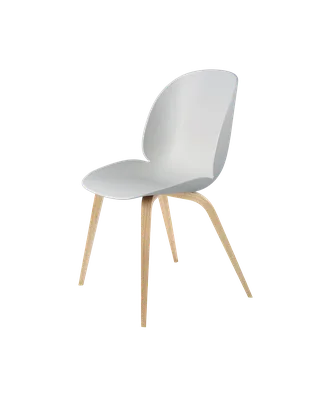 Beetle Dining Chair, Un-Upholstered van GUBI in Lunar Gray, Wood base, Oak Semi Matt Lacquered – productfoto 3 van 3