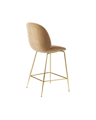 Beetle Counter Chair, Fully Upholstered von GUBI in Conic base, Brass Semi Matt, Belsuede Special FR, Dedar (003, Standard) – Produktfoto 2 von 4