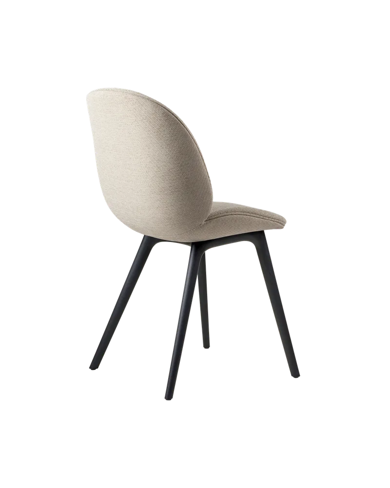 Beetle Dining Chair, Fully Upholstered von GUBI in Tempt, Gabriel (61168, Standard), Plastic base, Black – Produktfoto 3 von 5