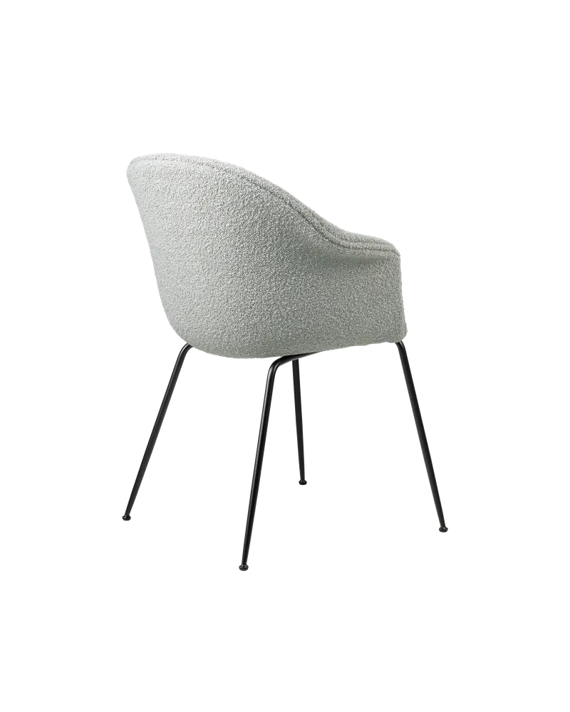 Bat Dining Chair, Fully Upholstered von GUBI in Karakorum, Dedar (004, Standard), Conic base, Matt Black – Produktfoto 2 von 4