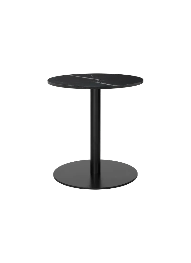GUBI 1.0 Lounge Table, Round van GUBI in Black Marquina Marble, Black base, Ø60 cm – productfoto