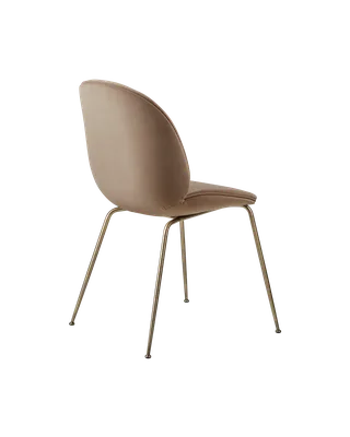 Beetle Dining Chair, Fully Upholstered von GUBI in Sunday, Dedar (034, Standard), Conic base, Antique Brass – Produktfoto 4 von 5