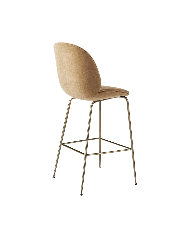 Beetle Bar Chair, Fully Upholstered von GUBI in Belsuede Special FR, Dedar (003, Standard), Antique Brass, Conic base – Produktfoto 2 von 4