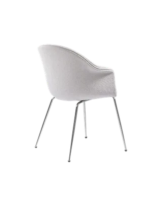 Bat Dining Chair, Fully Upholstered van GUBI in Light Bouclé, GUBI (001, Standard), Conic base, Chrome – productfoto 4 van 4