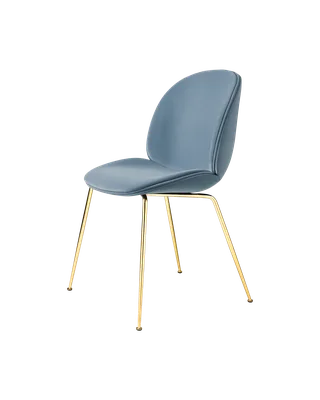 Beetle Dining Chair, Fully Upholstered van GUBI in Sunday, Dedar (002, Standard), Conic base, Brass Semi Matt – productfoto 5 van 5