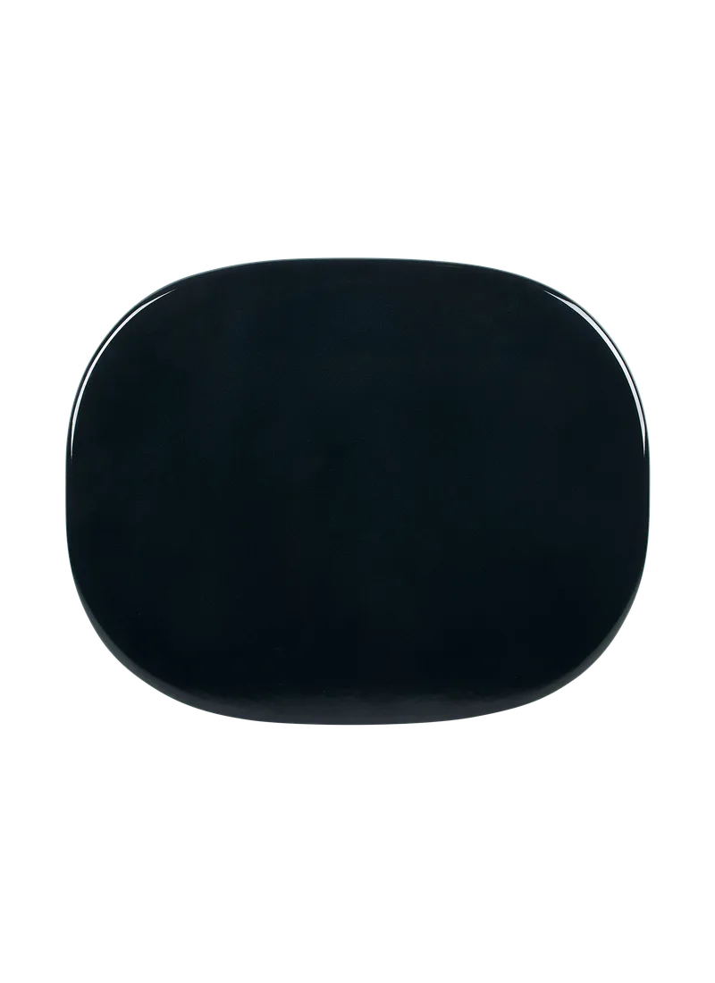 Carmel Coffee Table van GUBI in Midnight Black, Black Semi Matt, 87,5 × 70 cm – productfoto 3 van 4