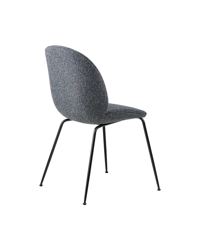 Beetle Dining Chair, Fully Upholstered van GUBI in Around Bouclé, Dedar (023, Standard), Conic base, Matt Black – productfoto 3 van 5