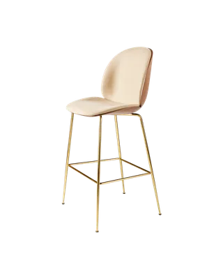 Beetle Bar Chair, 3D Veneer & Front Upholstered van GUBI in Flair Special FR, Dedar (134, Standard), American Walnut Semi Matt Lacquered, Brass Semi Matt – productfoto 2 van 2