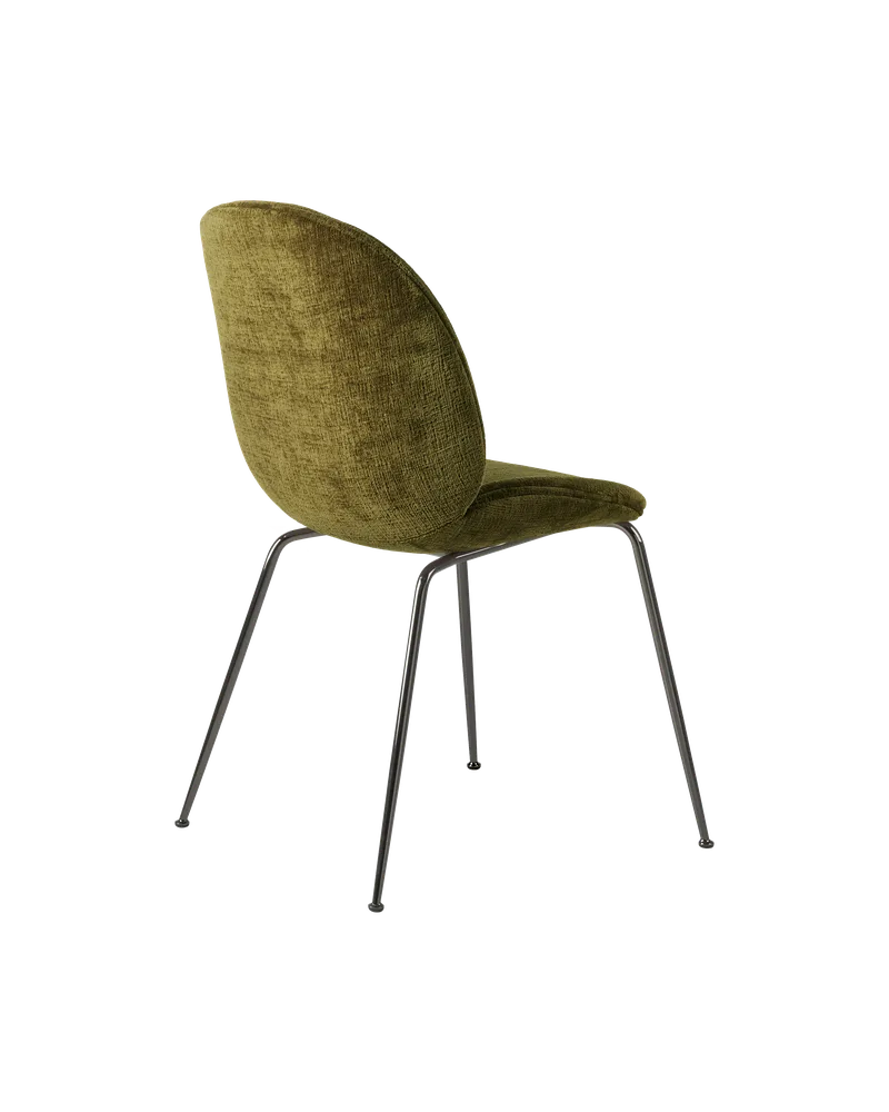 Beetle Dining Chair, Fully Upholstered van GUBI in Mumble, Glamour Group (40, Standard), Conic base, Black Chrome – productfoto 4 van 5