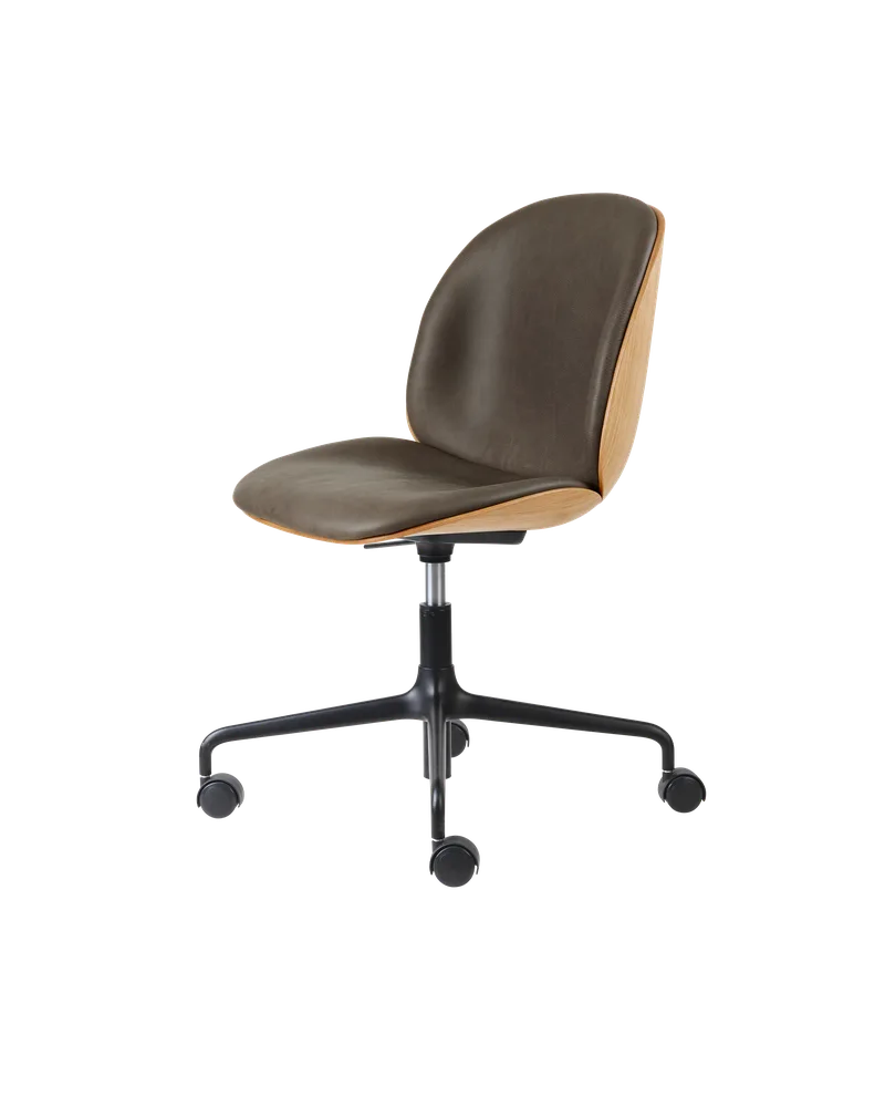 Beetle Meeting Chair, 3D Veneer & Front Upholstered by GUBI in Soft Leather, GUBI (Gray, Standard), Oak Semi Matt Lacquered, Height adjustable 4-star base w. castors, Matt Black – product photo 3 of 3