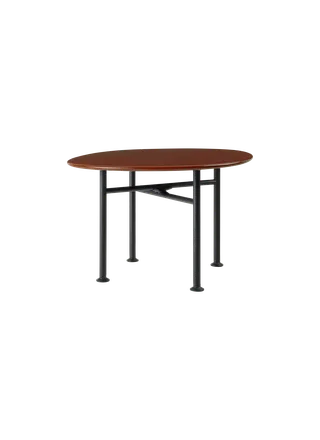 Carmel Coffee Table van GUBI in Rock Red, Black Semi Matt, 60 × 60 cm – productfoto 4 van 4