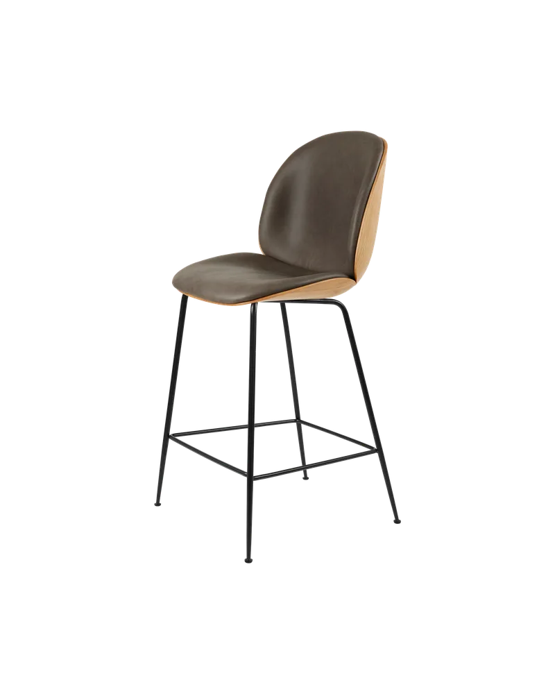 Beetle Counter Chair, 3D Veneer & Front Upholstered van GUBI in Oak Semi Matt Lacquered, Matt Black, Soft Leather, GUBI (Gray, Standard) – productfoto 2 van 2