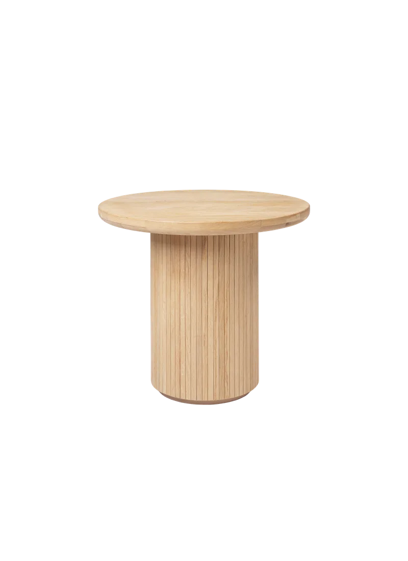 Moon Lounge Table, Round de GUBI en Solid Oak Soap Treated, Solid Oak Soap Treated, Ø60 x H55 – photo du produit