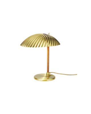 5321 Table Lamp de GUBI en Polished Brass, EU – photo du produit 7 sur 7
