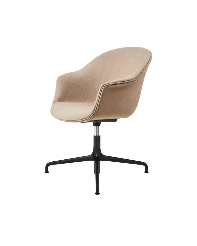 Bat Meeting Chair, Fully Upholstered de GUBI en Remix 3, Kvadrat (233, Standard), Height adjustable 4-star base, Matt Black – photo du produit 4 sur 4