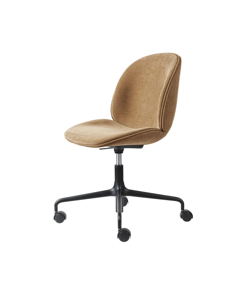 Beetle Meeting Chair, Fully Upholstered van GUBI in Belsuede Special FR, Dedar (003, Standard), Height adjustable 4-star base w. castors, Matt Black – productfoto 5 van 5