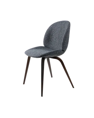 Beetle Dining Chair, Fully Upholstered von GUBI in Around Bouclé, Dedar (023, Standard), Wood base, Smoked Oak – Produktfoto 5 von 5