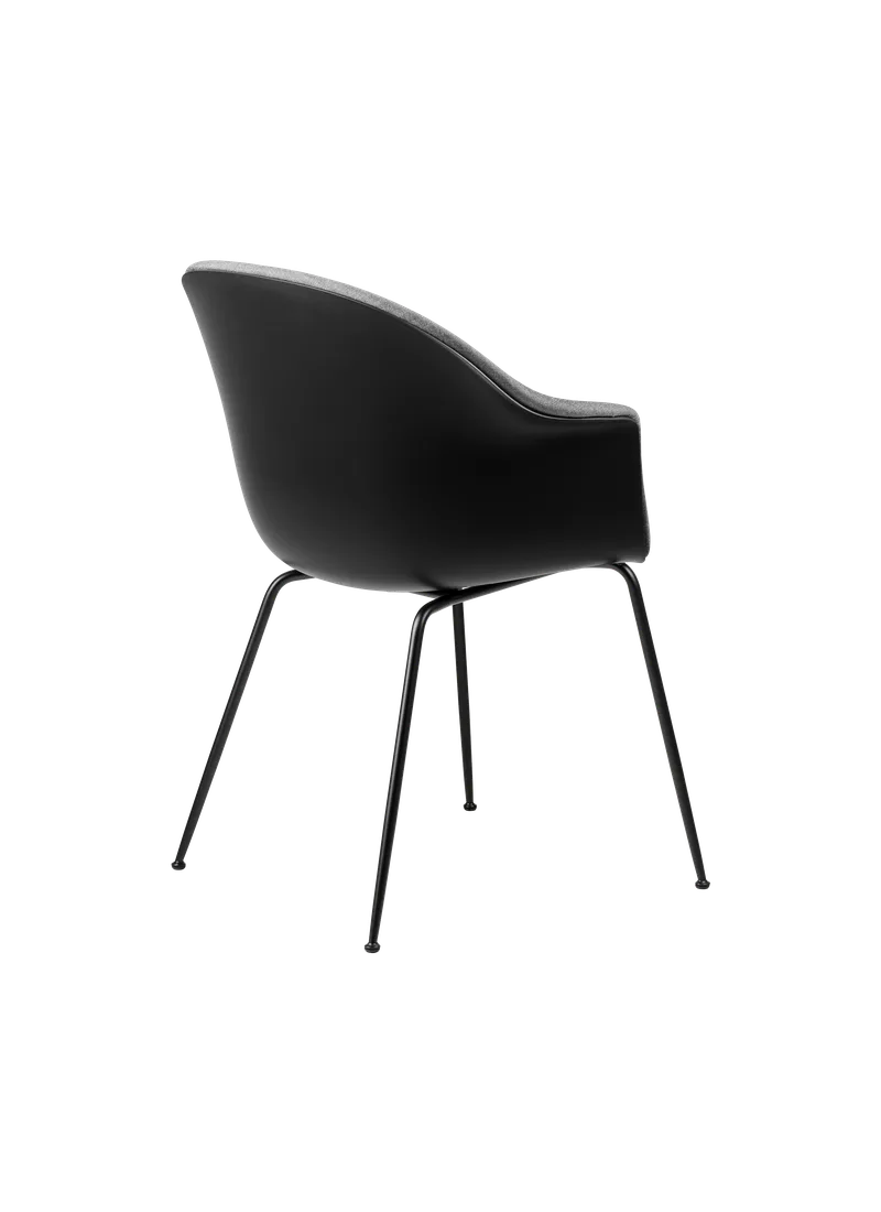 Bat Dining Chair, Front Upholstered von GUBI in Remix 3, Kvadrat (152, Standard), Conic base, Matt Black – Produktfoto 2 von 5