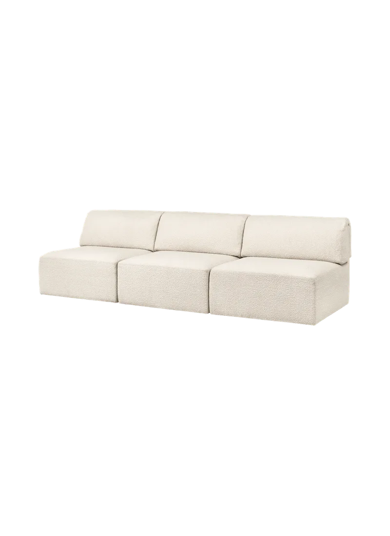 Wonder sofa von GUBI in Karakorum, Dedar (001, Standard), 3 seater, No armrest – Produktfoto