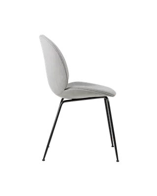 Beetle Dining Chair, Fully Upholstered von GUBI in Remix 3, Kvadrat (123, Standard), Conic base, Matt Black – Produktfoto 1 von 5