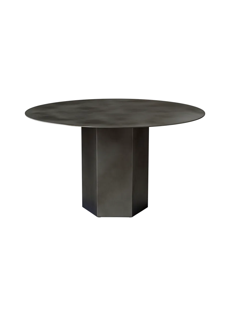 Epic Dining Table, Round van GUBI in Misty Gray Steel, Misty Gray Steel, Ø130 cm – productfoto