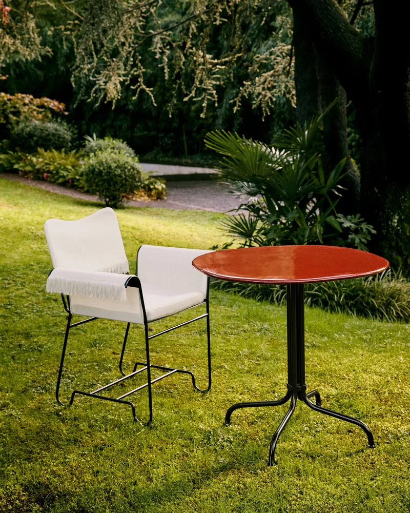 Carmel Bistro Dining Table by GUBI in Rock Red, Black Semi Matt, 75 × 75 cm – interior photo 2 of 5
