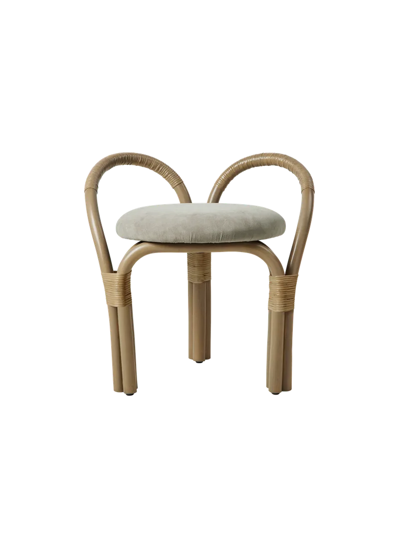 Bistra Stool von GUBI in Fustagno, GUBI (003, Standard), Olive Stained Rattan – Produktfoto 1 von 3