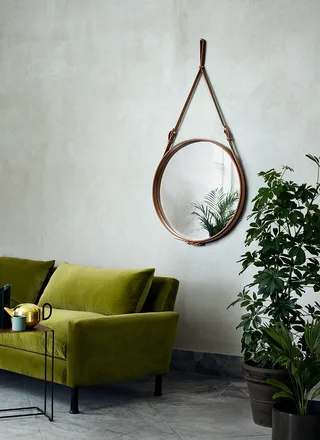 Adnet Wall Mirror, Circular by GUBI in Tan Leather, Ø58 cm – interior photo 2 of 3