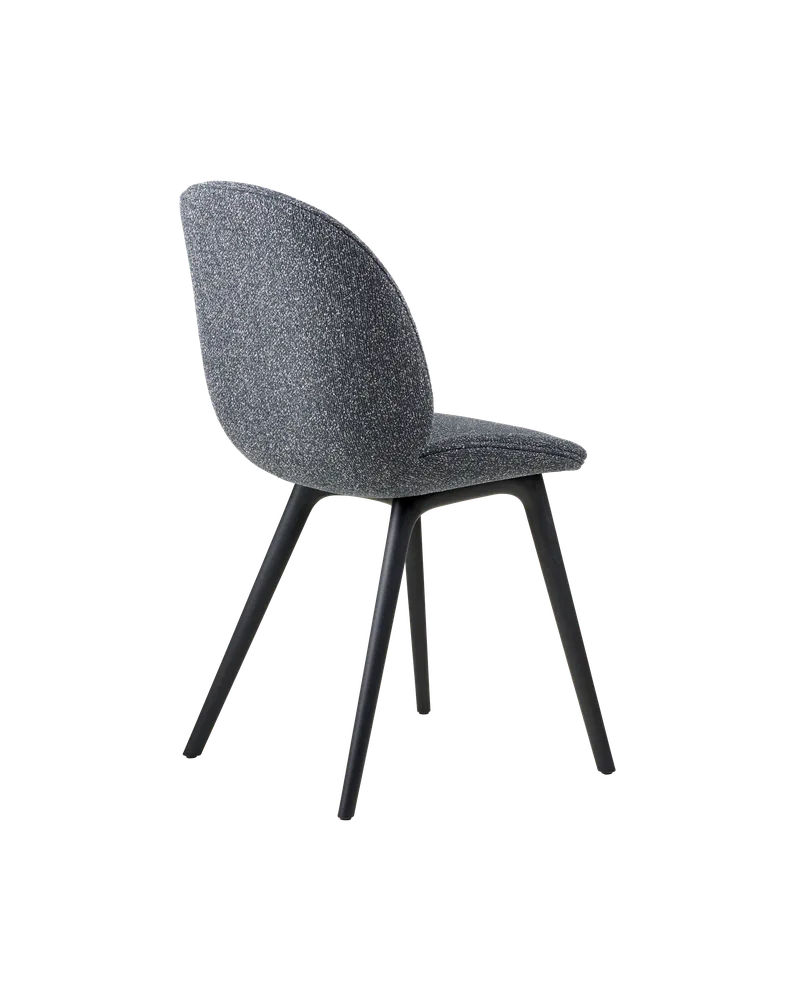 Beetle Dining Chair, Fully Upholstered von GUBI in Around Bouclé, Dedar (023, Standard), Plastic base, Black – Produktfoto 2 von 5