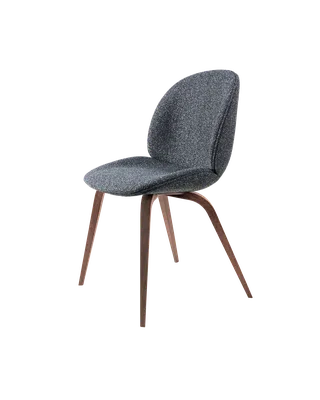 Beetle Dining Chair, Fully Upholstered von GUBI in Around Bouclé, Dedar (023, Standard), Wood base, American Walnut – Produktfoto 5 von 5