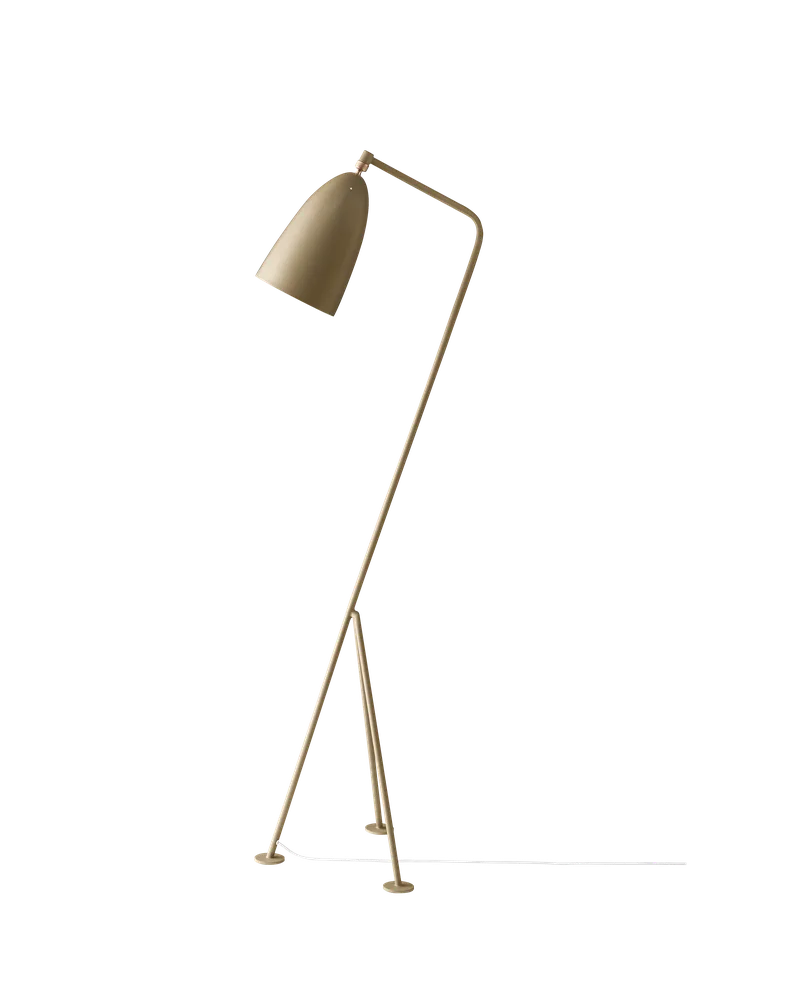 Gräshoppa Floor Lamp van GUBI in Olive Brown, EU – productfoto
