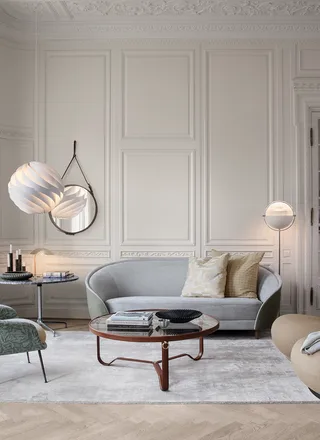 Adnet Coffee Table, Circular by GUBI in Tan Leather, Glass, Ø100 cm – interior photo 1 of 3