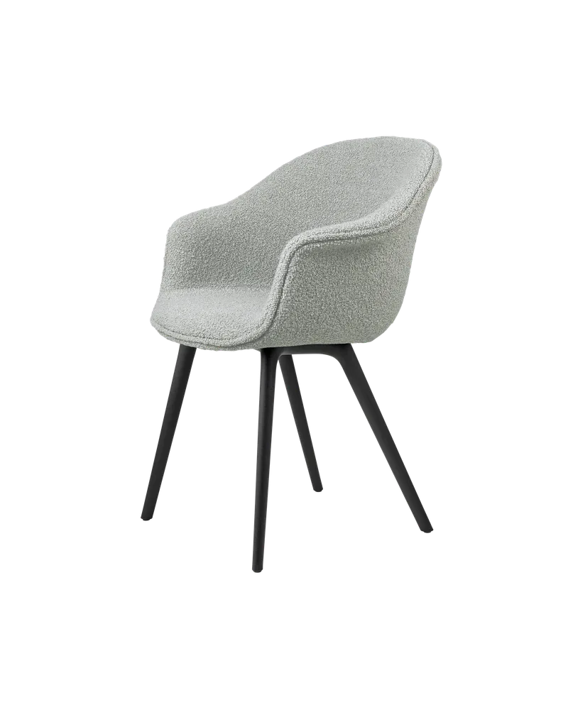 Bat Dining Chair, Fully Upholstered van GUBI in Karakorum, Dedar (004, Standard), Plastic base, Black – productfoto 4 van 4