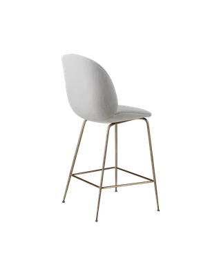 Beetle Counter Chair, Fully Upholstered von GUBI in Conic base, Antique Brass, Remix 3, Kvadrat (123, Standard) – Produktfoto 2 von 4