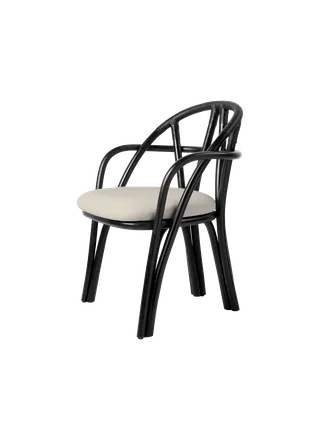 Bistra Dining Armchair de GUBI en Fustagno, GUBI (001, Standard), Ebony Painted Rattan – photo du produit 6 sur 6