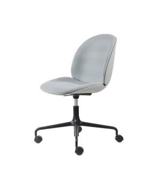 Beetle Meeting Chair, 3D Veneer & Front Upholstered van GUBI in Kvadrat Sahco, Acca Stripe 0731, Lunar Gray, Height adjustable 4-star base w. castors, Matt Black – productfoto 5 van 5